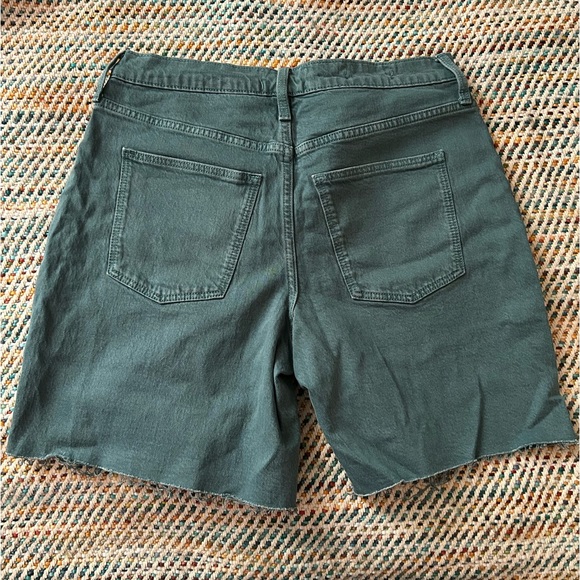 Universal Thread Shorts - Picture 3 of 3